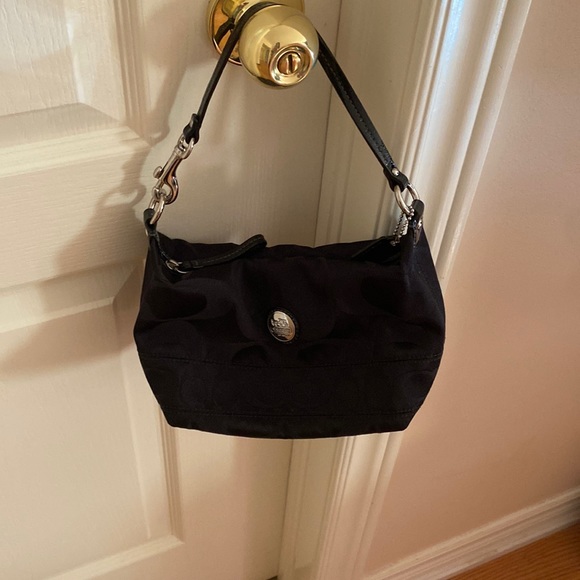 Coach Handbags - COACH PURSE